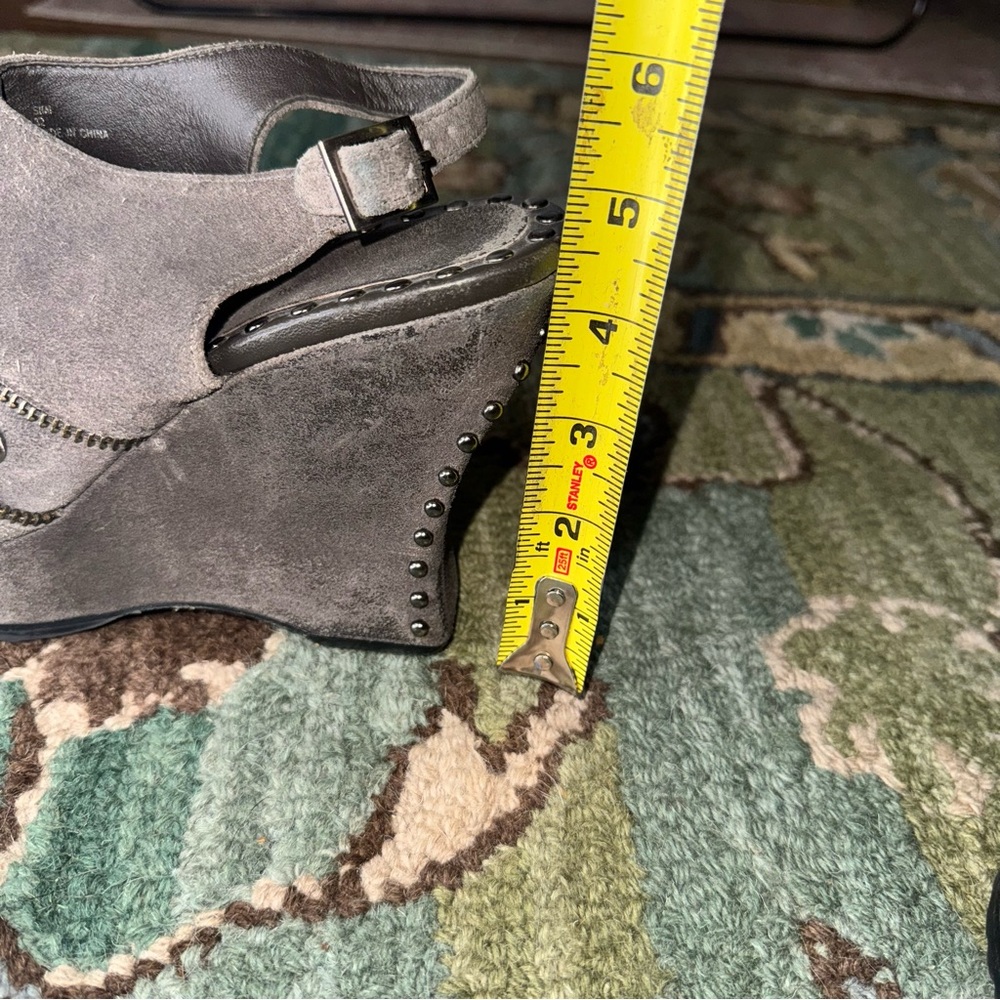 RARE Donald J Pliner Gray Wedge Suede Studded Sandals - Picture 5 of 8